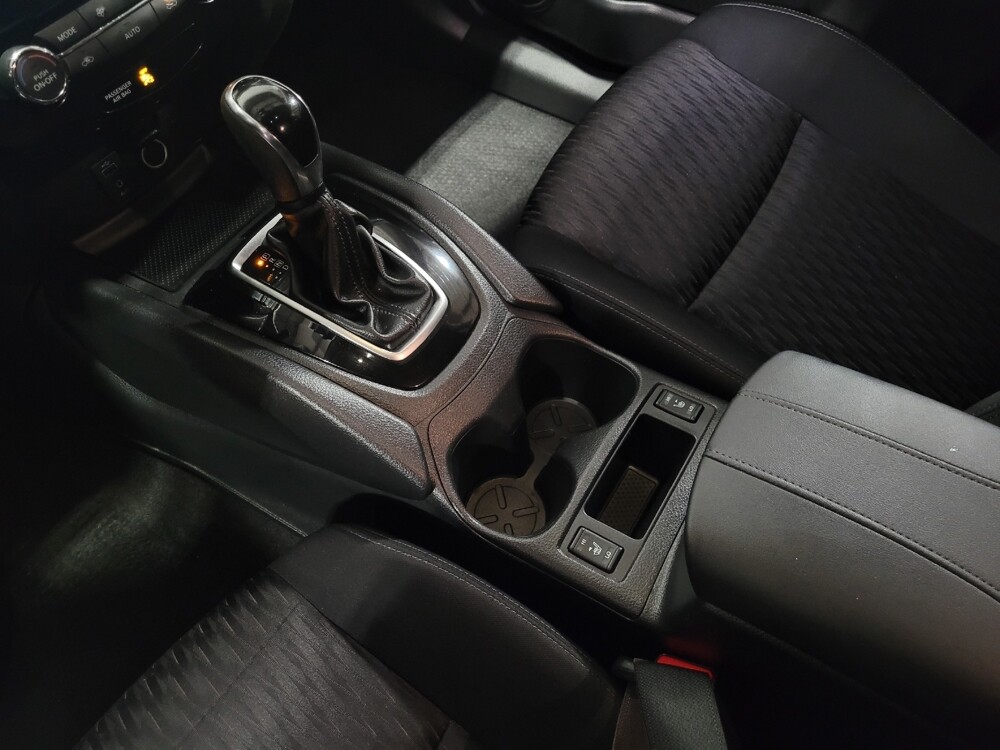 2017 Nissan Rogue in Hialeah, FL 33014 - 18098385 26