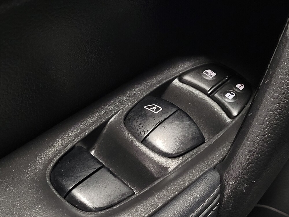 2017 Nissan Rogue in Hialeah, FL 33014 - 18098385 27