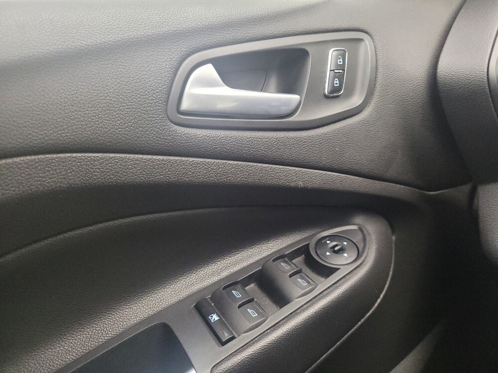 2015 Ford Escape in Taylor, MI 48180 - 18098402 27