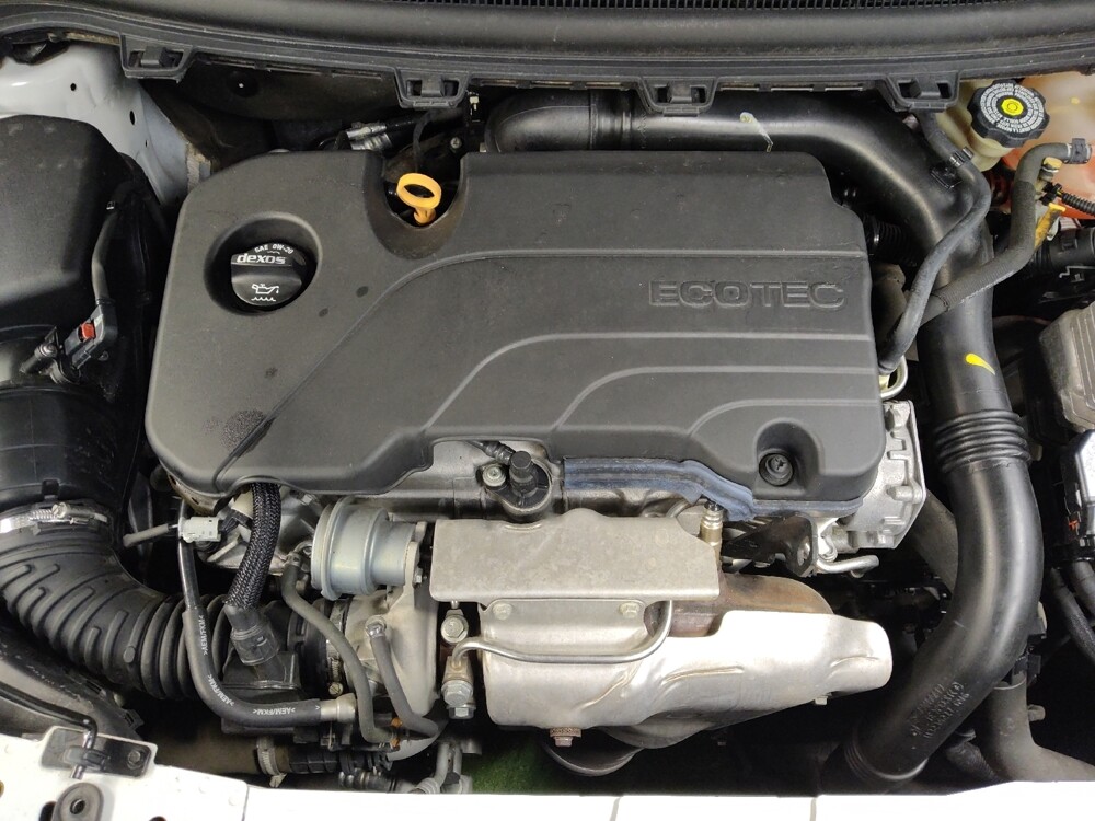 2018 Chevrolet Cruze in Tallahassee, FL 32304 - 18098414 30