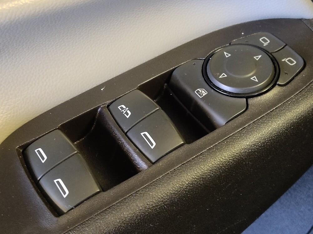 2018 Chevrolet Equinox in Baton Rouge, LA 70816 - 18098415 27