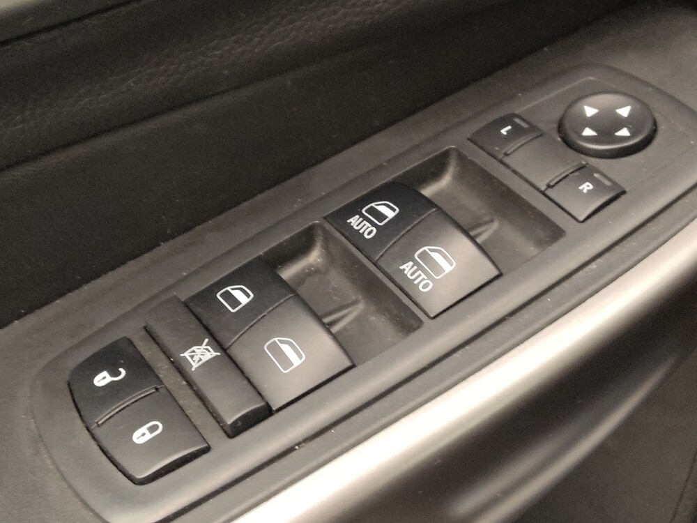 2019 Jeep Cherokee in Baton Rouge, LA 70816 - 18098418 27