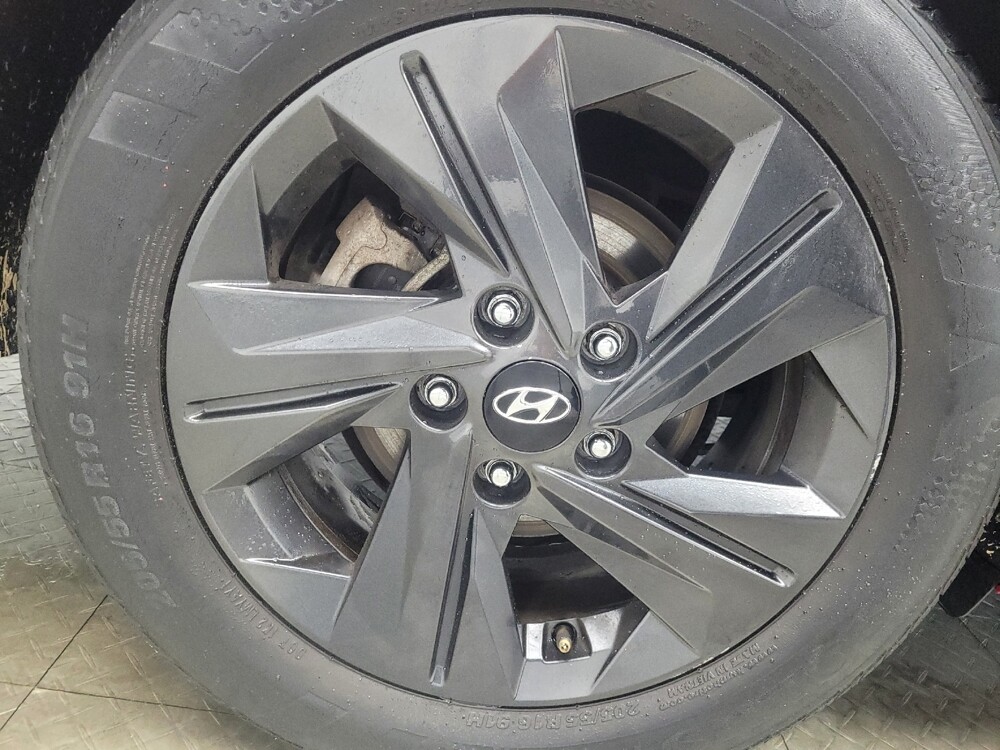 2022 Hyundai Elantra in Indianapolis, IN 46222 - 18098420 31