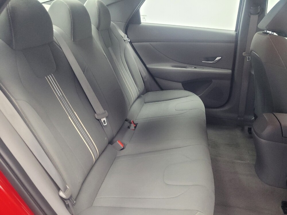 2022 Hyundai Elantra in Indianapolis, IN 46222 - 18098420 19
