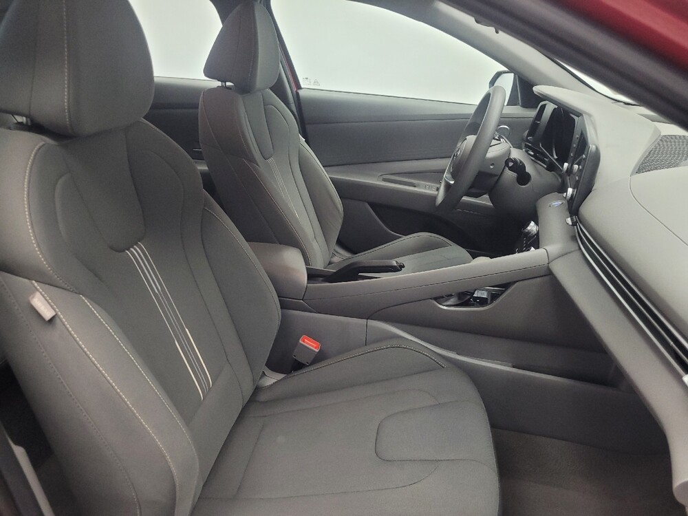 2022 Hyundai Elantra in Indianapolis, IN 46222 - 18098420 21