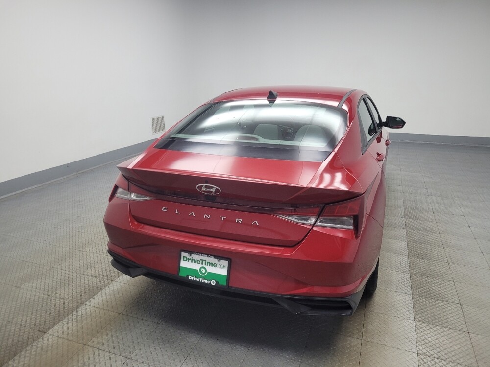 2022 Hyundai Elantra in Indianapolis, IN 46222 - 18098420 7