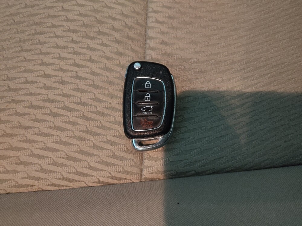 2018 Hyundai Santa Fe in Greenville, SC 29607 - 18098432 32