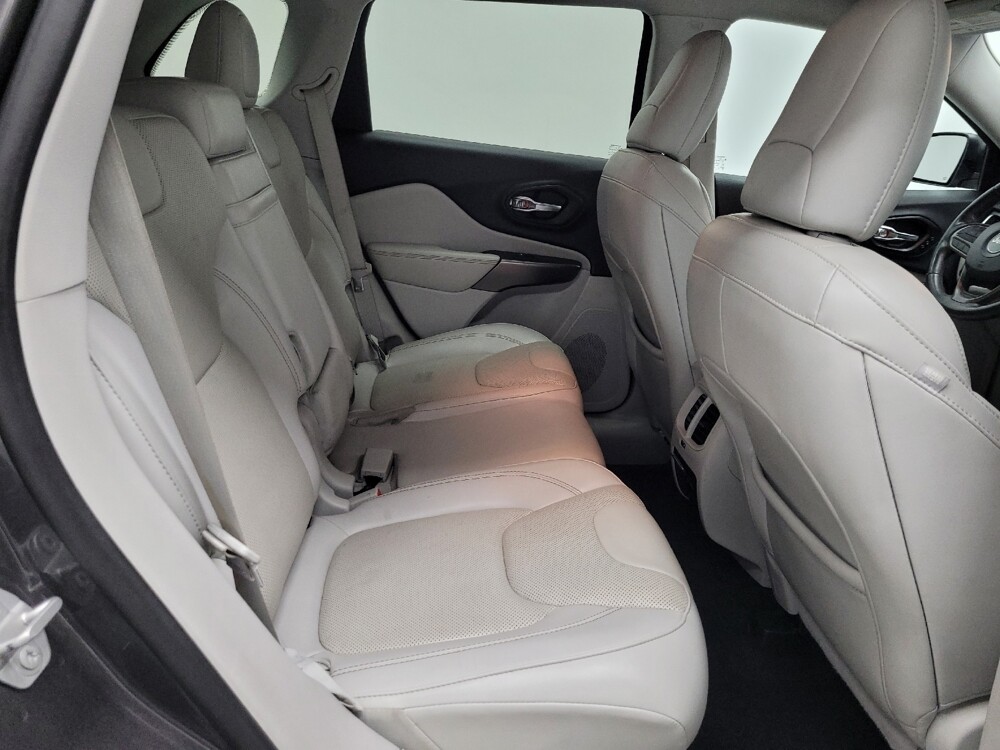 2019 Jeep Cherokee in Reno, NV 89502 - 18098433 19