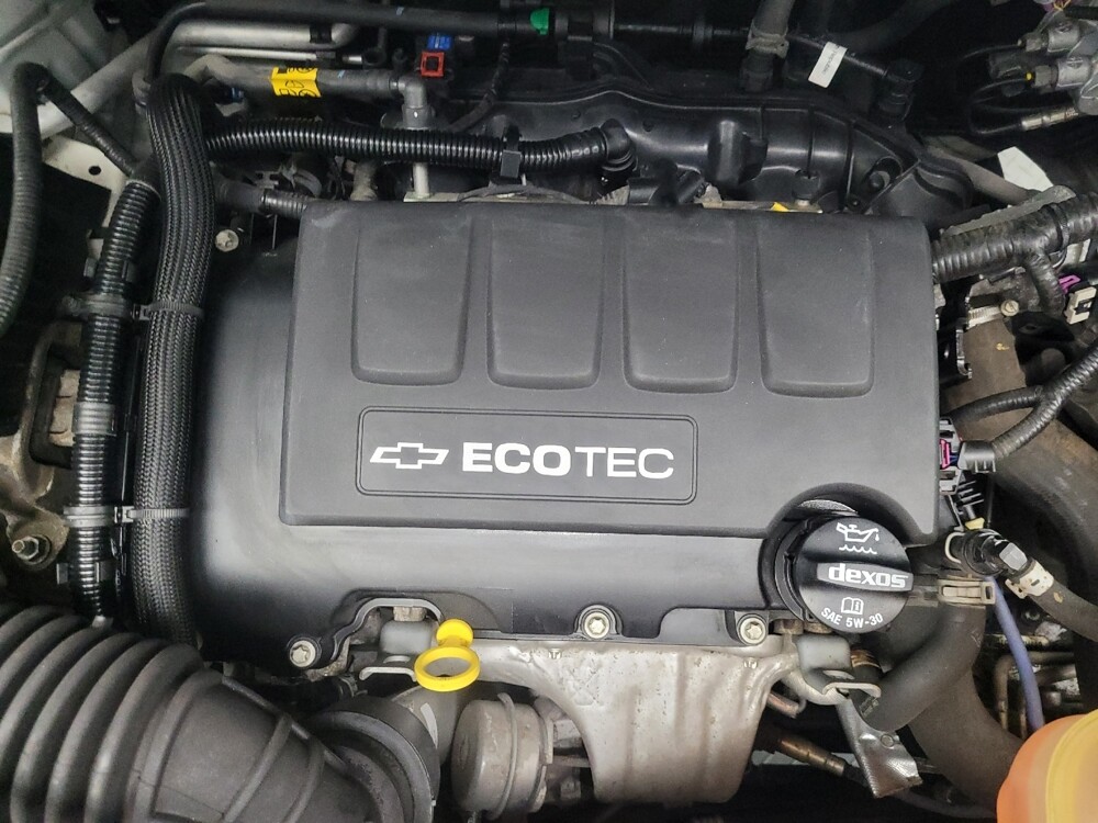 2020 Chevrolet Trax in Ft Wayne, IN 46805 - 18098448 30