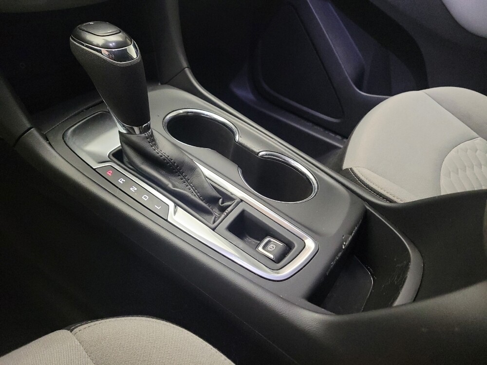 2018 Chevrolet Equinox in Fresno, CA 93726 - 18098451 26