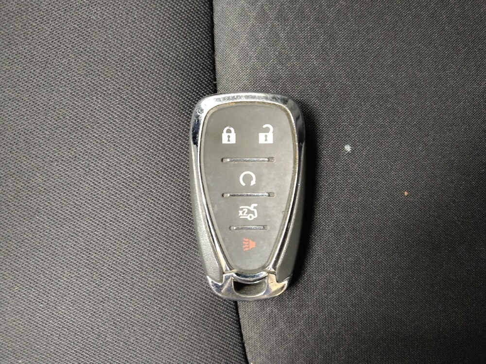 2017 Chevrolet Malibu in Greenville, SC 29607 - 18098490 32