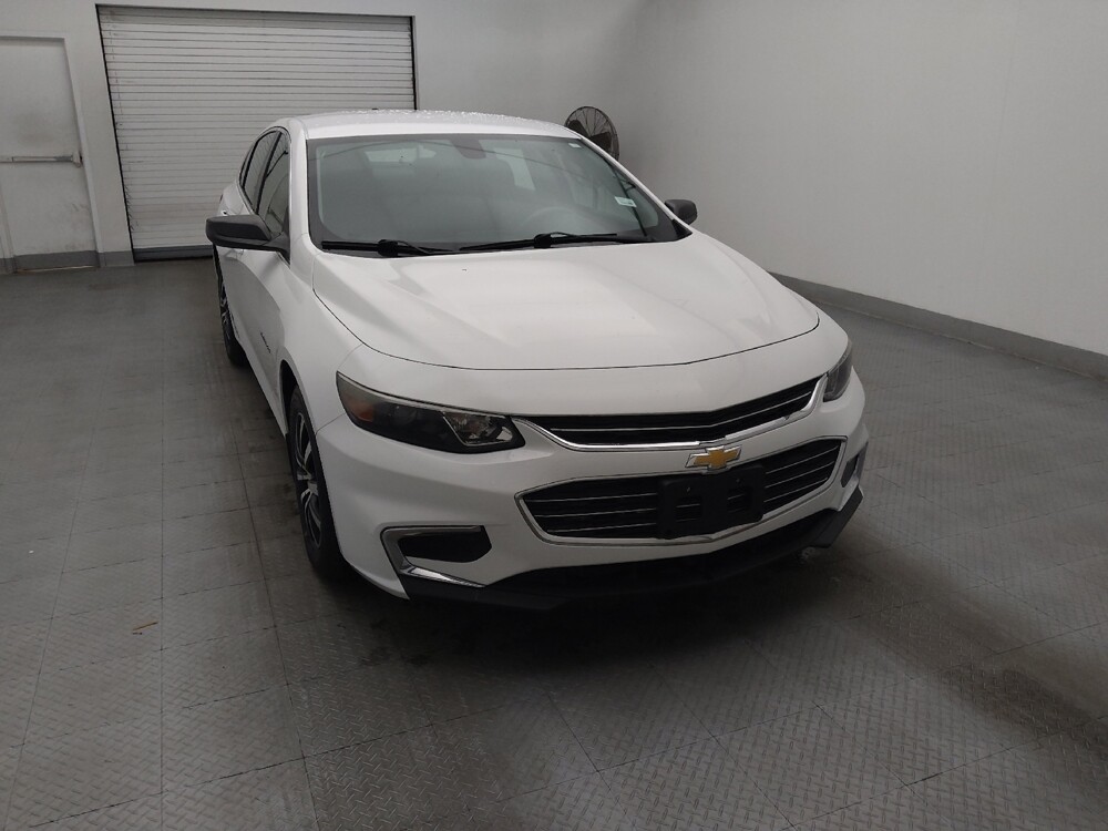 2017 Chevrolet Malibu in Greenville, SC 29607 - 18098490 14