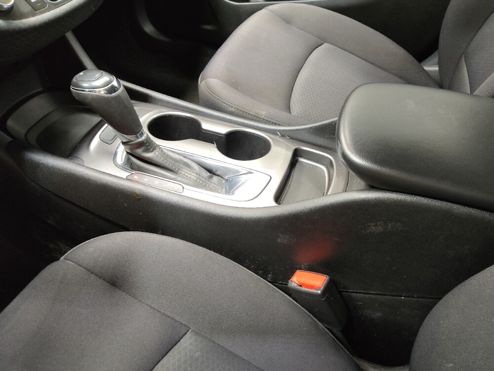 2017 Chevrolet Malibu in Greenville, SC 29607 - 18098490 26