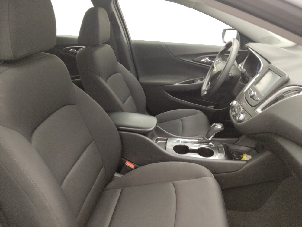 2017 Chevrolet Malibu in Greenville, SC 29607 - 18098490 21