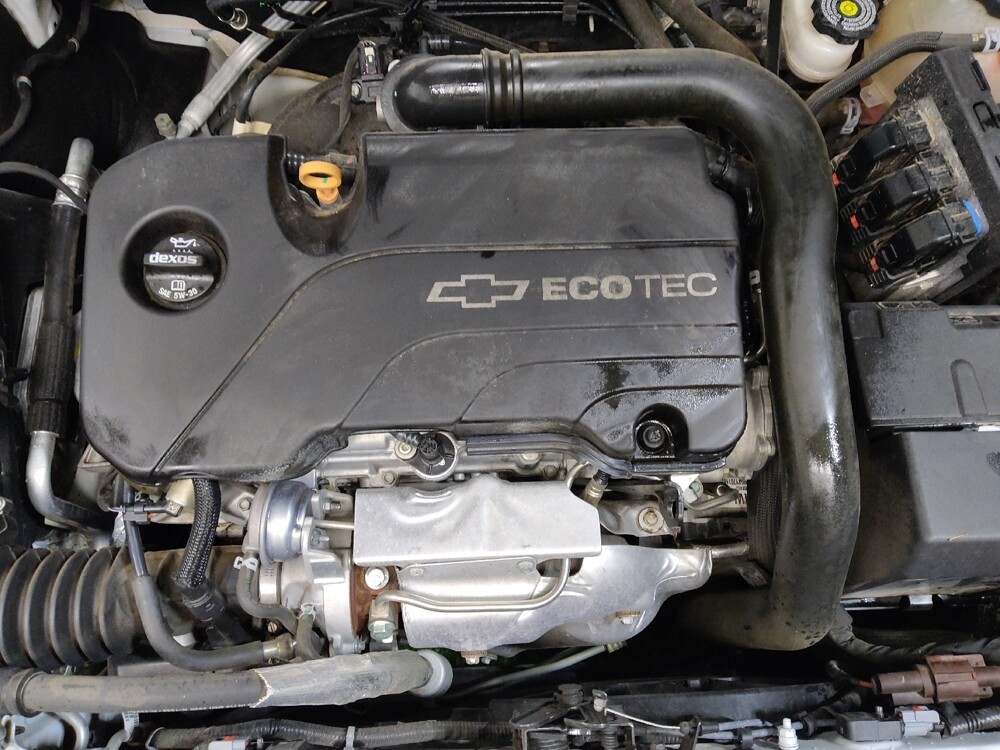 2017 Chevrolet Malibu in Greenville, SC 29607 - 18098490 30