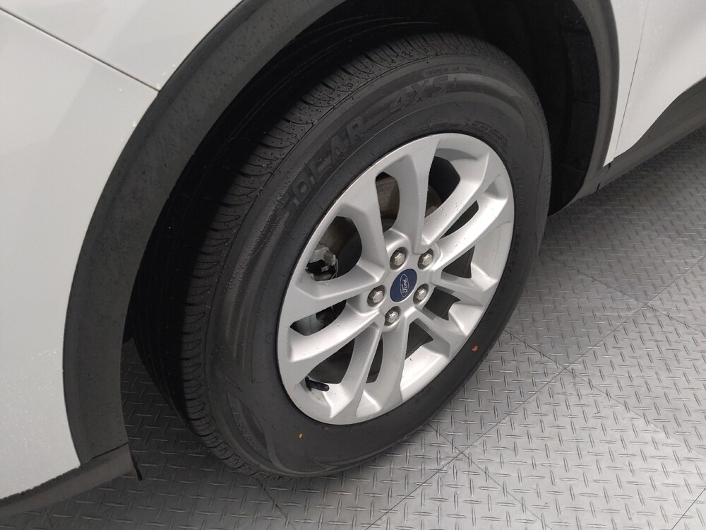 2020 Ford Escape in Wichita, KS 67207 - 18098495 31