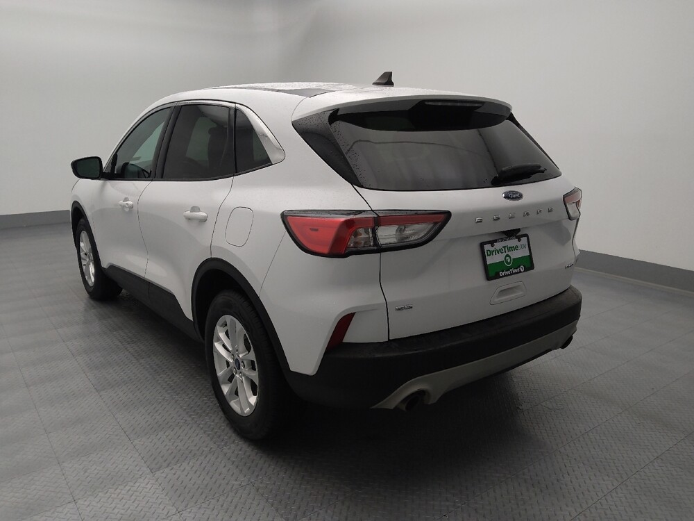 2020 Ford Escape in Wichita, KS 67207 - 18098495 5