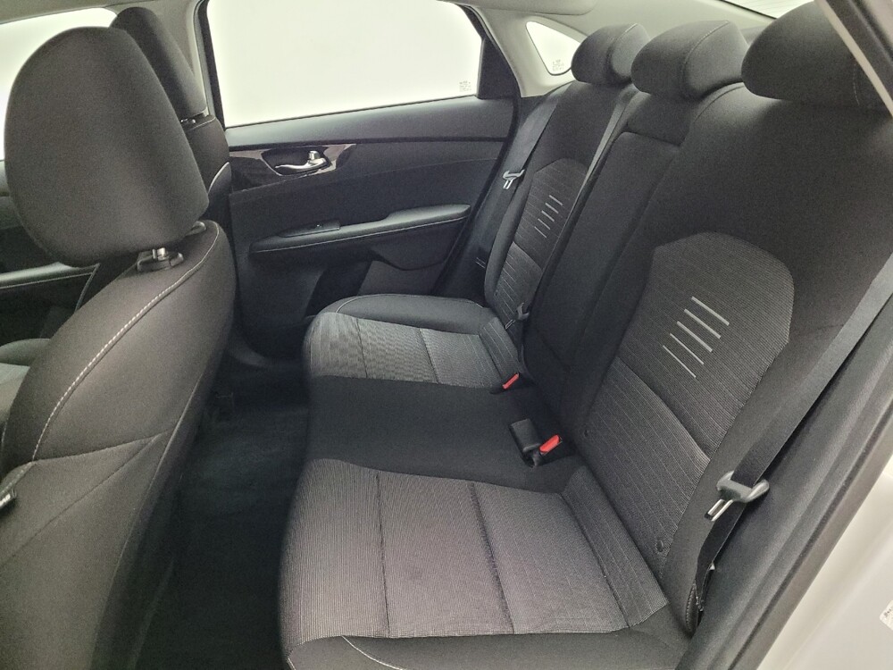 2019 Kia Forte in Montclair, CA 91763 - 18098538 18