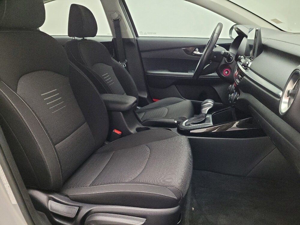 2019 Kia Forte in Montclair, CA 91763 - 18098538 21