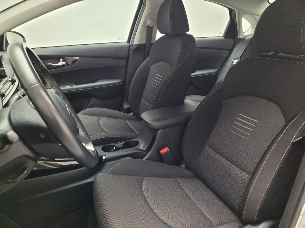 2019 Kia Forte in Montclair, CA 91763 - 18098538 17