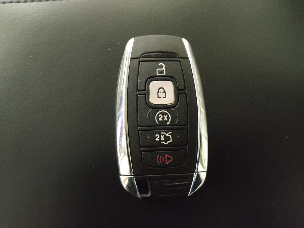 2018 Lincoln MKX in Union City, GA 30291 - 18098541 32