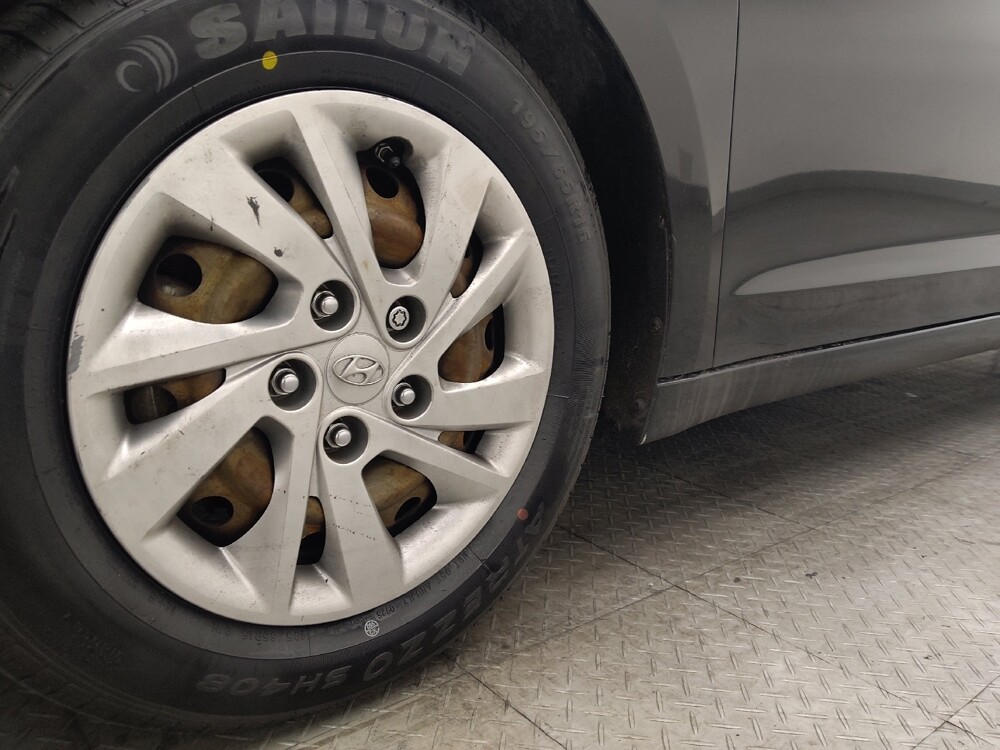 2019 Hyundai Elantra in Lauderdale Lakes, FL 33313 - 18098570 31