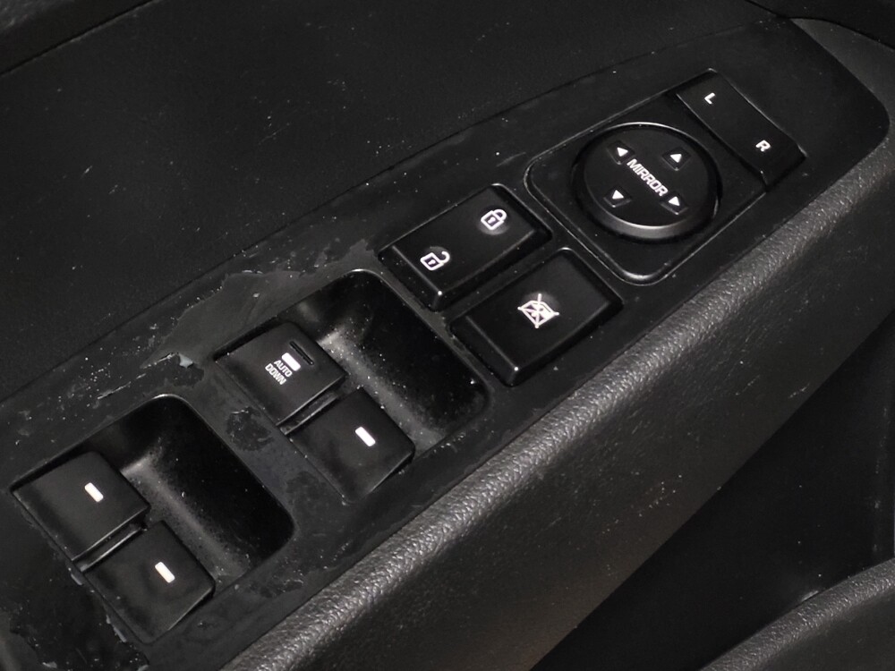 2019 Hyundai Elantra in Lauderdale Lakes, FL 33313 - 18098570 27