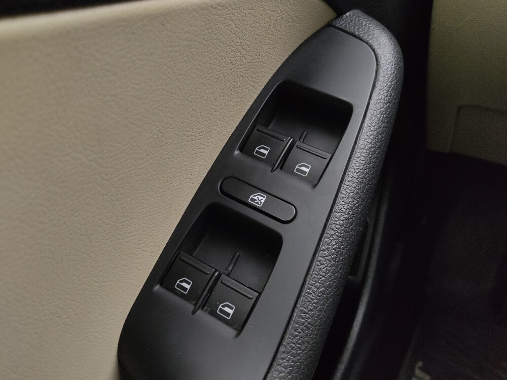 2017 Volkswagen Jetta in St. Louis, MO 63136 - 18098627 27