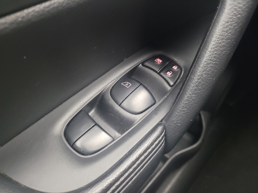 2016 Nissan Rogue in Eastpointe, MI 48021 - 18098631 27