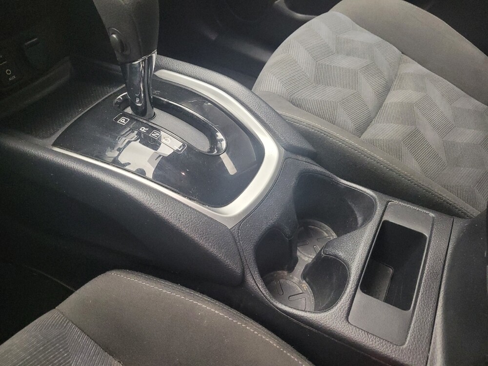 2016 Nissan Rogue in Eastpointe, MI 48021 - 18098631 26