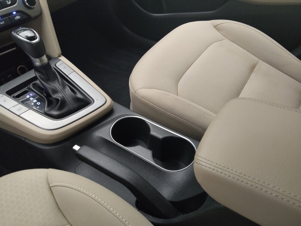 2017 Hyundai Elantra in Hialeah, FL 33014 - 18098643 26