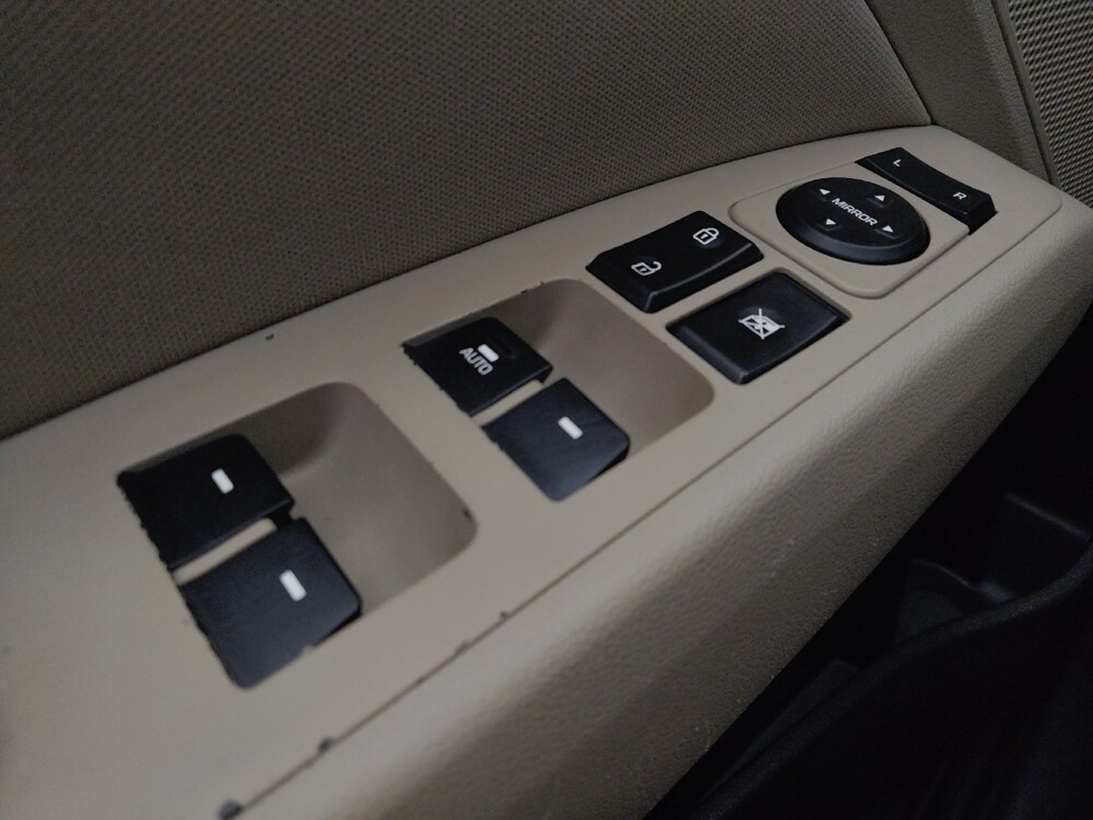 2017 Hyundai Elantra in Hialeah, FL 33014 - 18098643 27