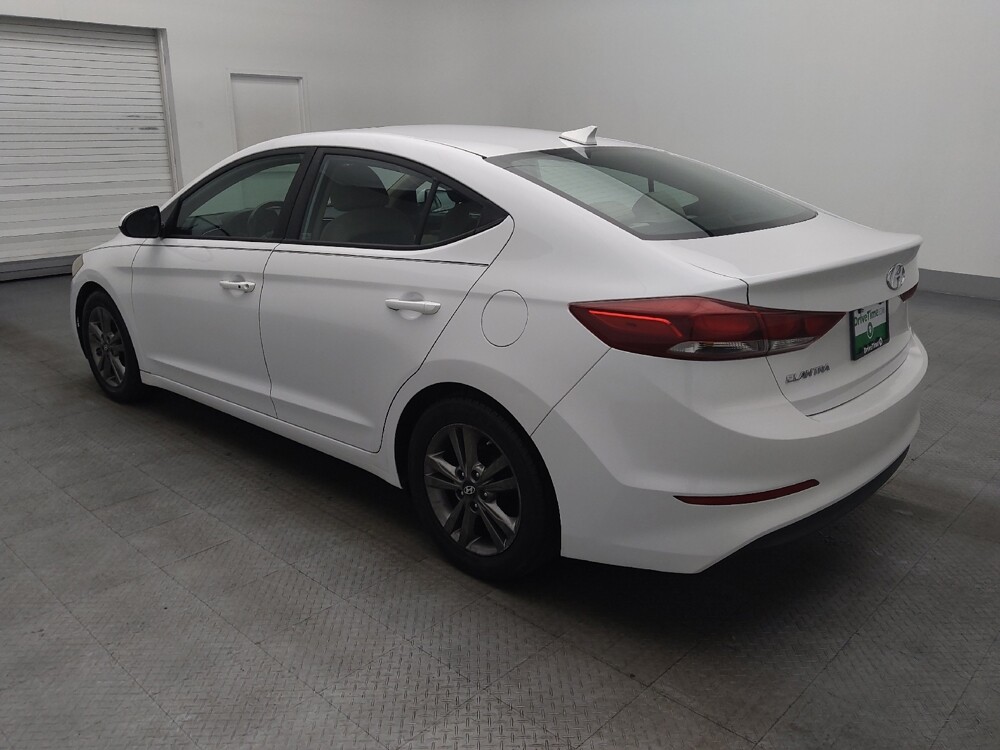 2017 Hyundai Elantra in Hialeah, FL 33014 - 18098643 5