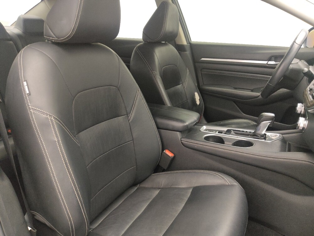 2019 Nissan Altima in Gainesville, FL 32609 - 18098654 21