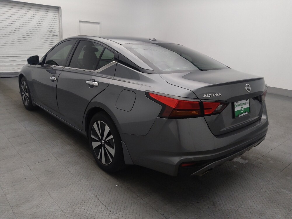 2019 Nissan Altima in Gainesville, FL 32609 - 18098654 5