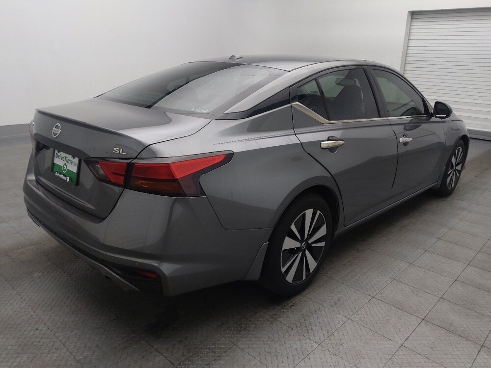 2019 Nissan Altima in Gainesville, FL 32609 - 18098654 9