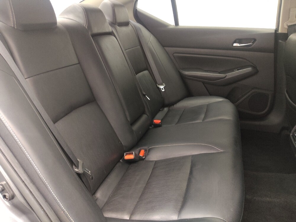 2019 Nissan Altima in Gainesville, FL 32609 - 18098654 19