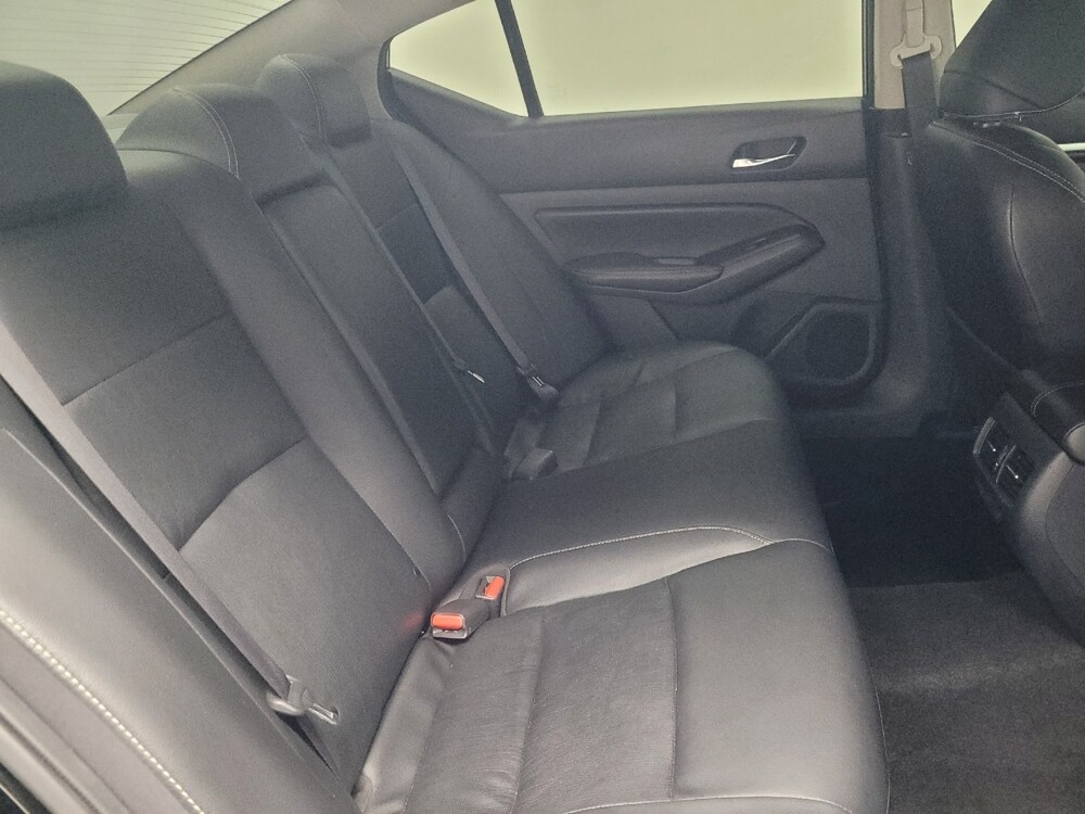 2019 Nissan Altima in Indianapolis, IN 46222 - 18098675 19