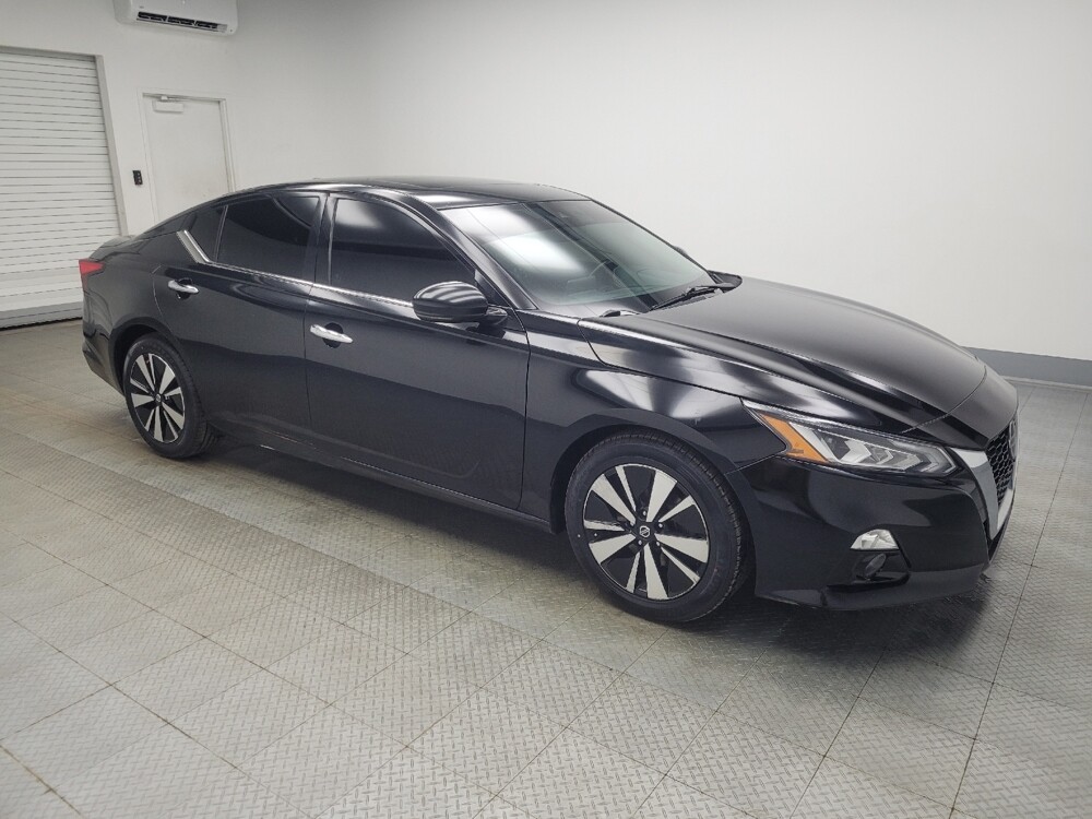 2019 Nissan Altima in Indianapolis, IN 46222 - 18098675 11