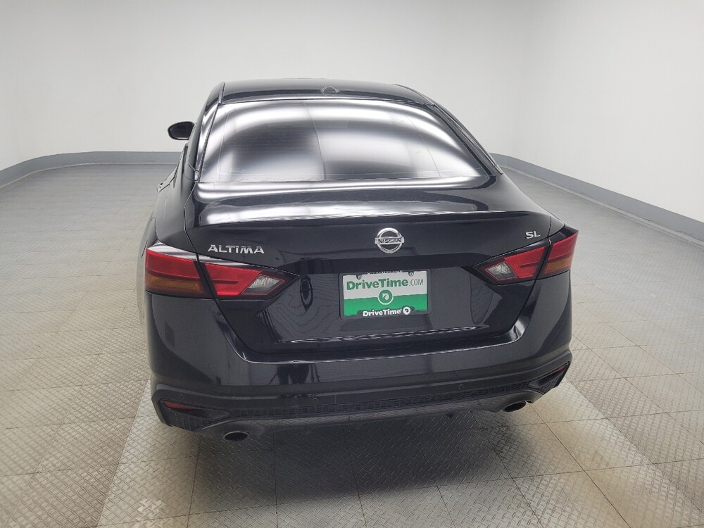 2019 Nissan Altima in Indianapolis, IN 46222 - 18098675 6