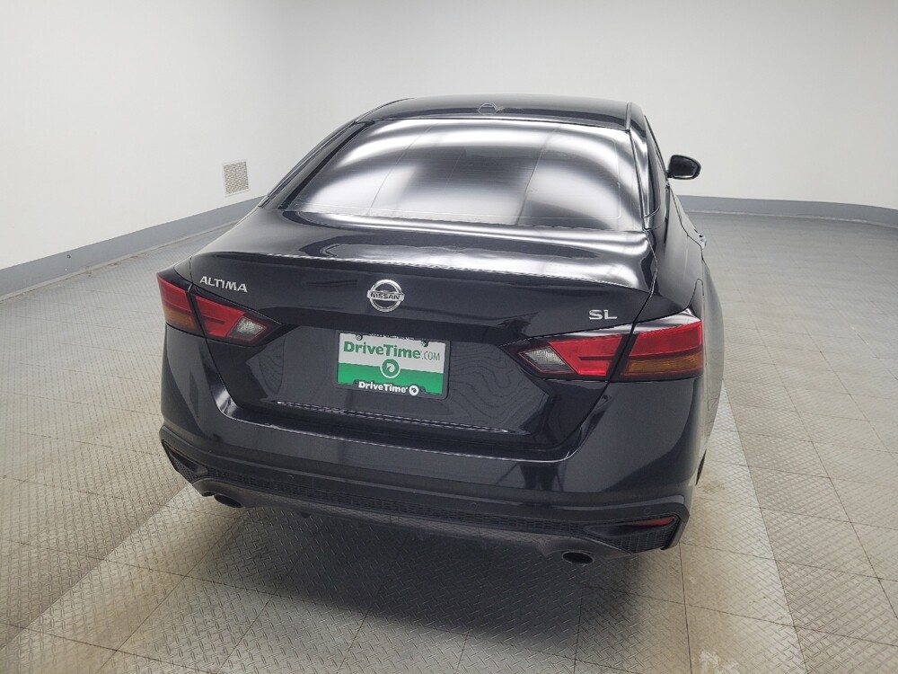 2019 Nissan Altima in Indianapolis, IN 46222 - 18098675 7