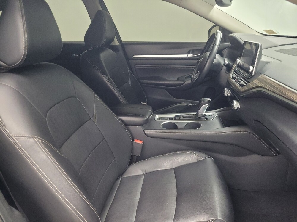 2019 Nissan Altima in Indianapolis, IN 46222 - 18098675 21