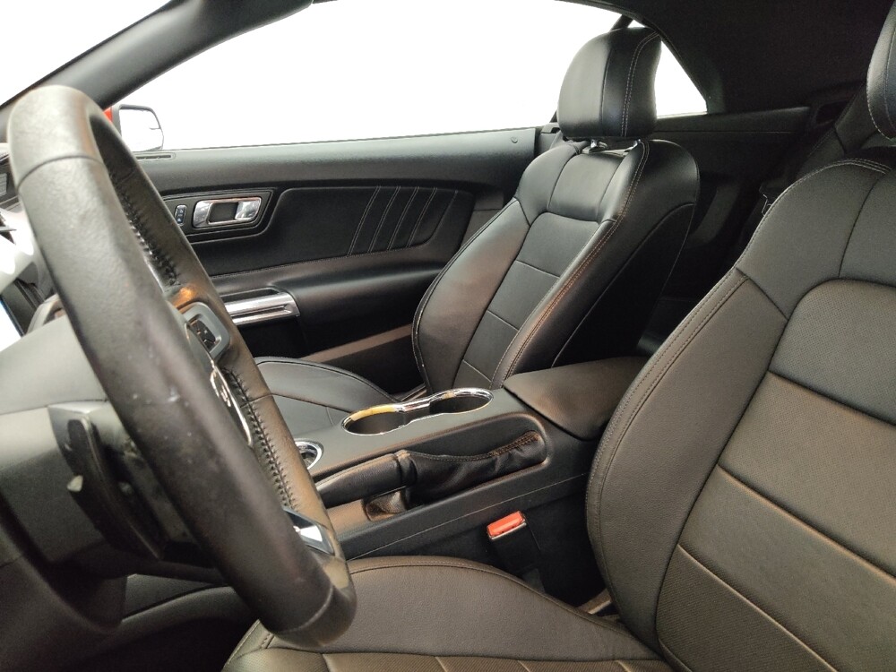 2017 Ford Mustang in Gainesville, FL 32609 - 18098695 17