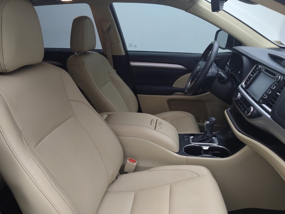 2018 Toyota Highlander in Colorado Springs, CO 80909 - 18098700 21