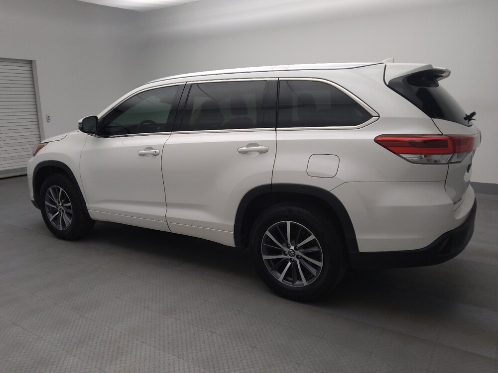 2018 Toyota Highlander in Colorado Springs, CO 80909 - 18098700 3