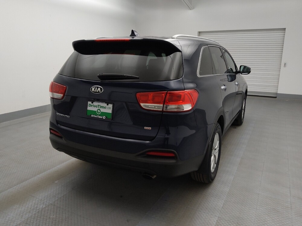 2017 Kia Sorento in Lakewood, CO 80215 - 18098701 7