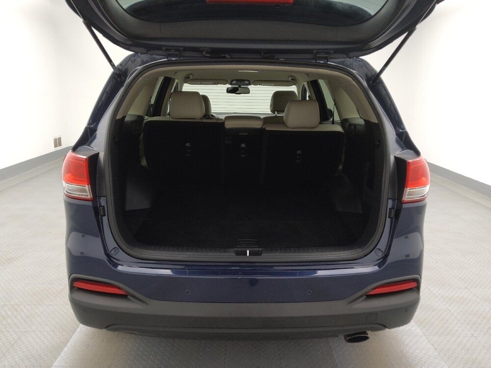 2017 Kia Sorento in Lakewood, CO 80215 - 18098701 29