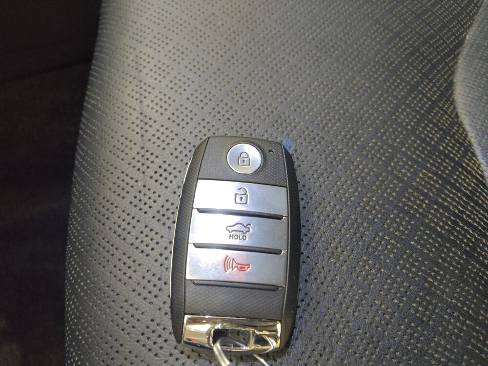 2020 Kia Optima in Lakewood, CO 80215 - 18098705 32