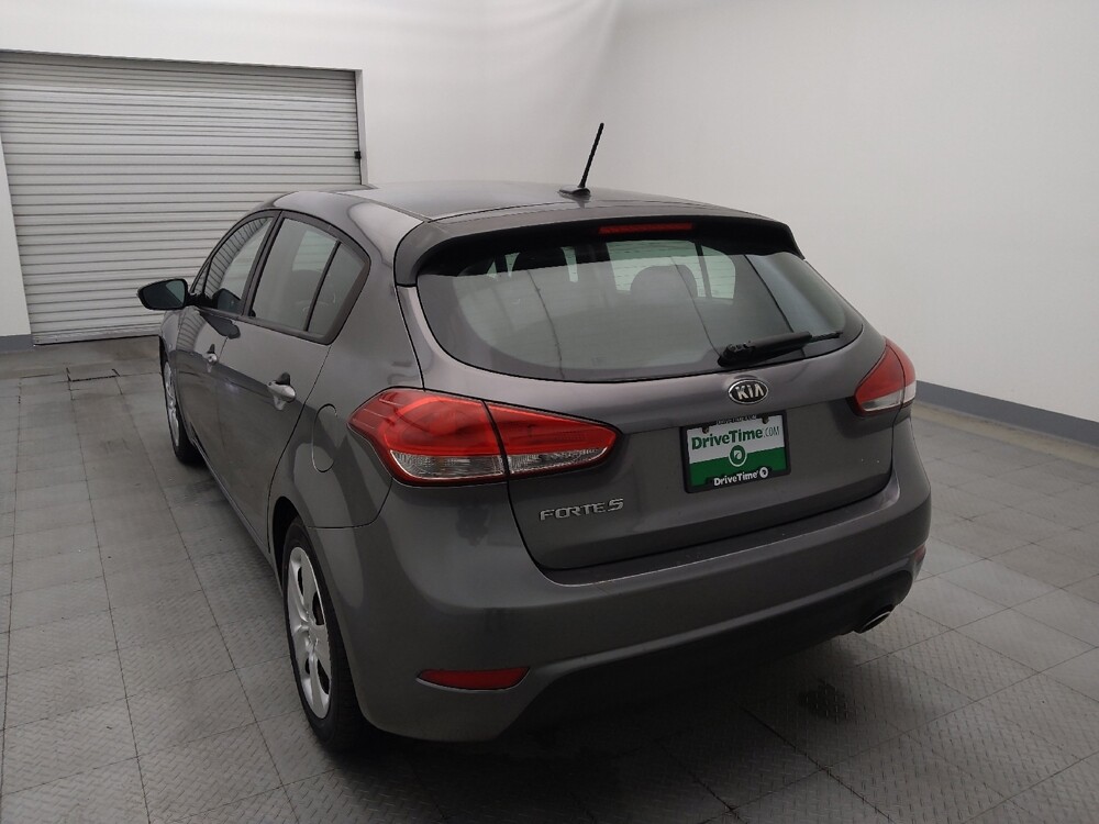 2016 Kia Forte in Live Oak, TX 78233 - 18098711 6
