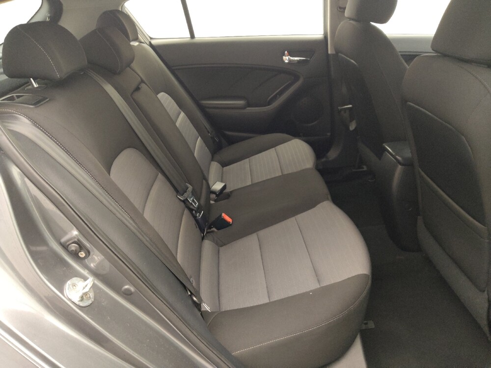 2016 Kia Forte in Live Oak, TX 78233 - 18098711 19